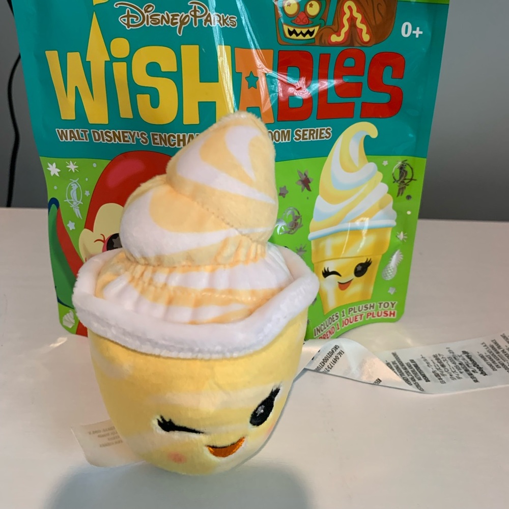 Disney wishables pineapple aloha float
